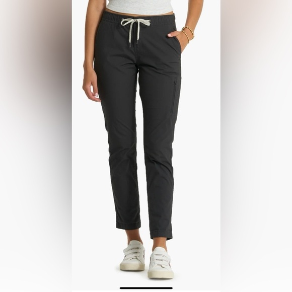 Vuori Women’s Ripstop Drawstring Pants in Charcoal medium - Picture 1 of 11